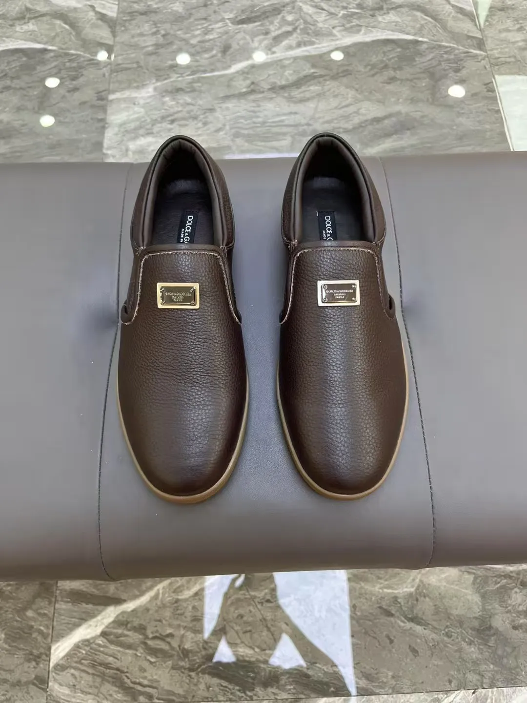 Men's Men's Shoes 💰400 [New Style] 🐝🐝DG men's calfskin sneakers Portofino Yacht shoes, simple and versatile design, unique saddle leather soles. The Dolce &G logo rear wing is the icing on the cake. Imported cowhide + rubber outsole Size: 39-44 (customized at 38.45)